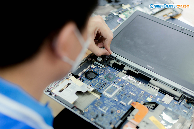Quy trình thay vỏ laptop Dell