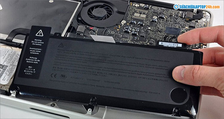 Pin laptop bị chai khiến laptop không mở lên nguồn