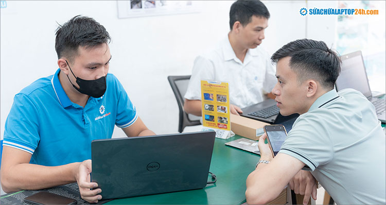 Khách hàng được xem trực tiếp, thay ổ cứng laptop lấy ngay tại Sửa chữa Laptop 24h
