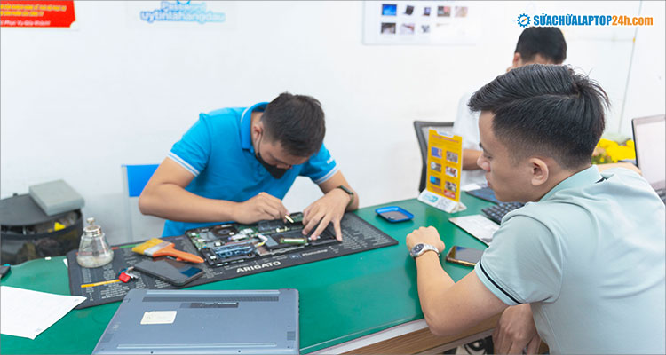 Khách hàng được xem trực tiếp lấy ngay và bảo hành 6 tháng mọi dịch vụ sửa chữa