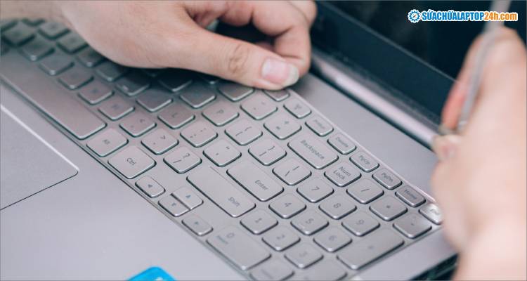 Sửa chữa Laptop 24h hỗ trợ thay phím miễn phí