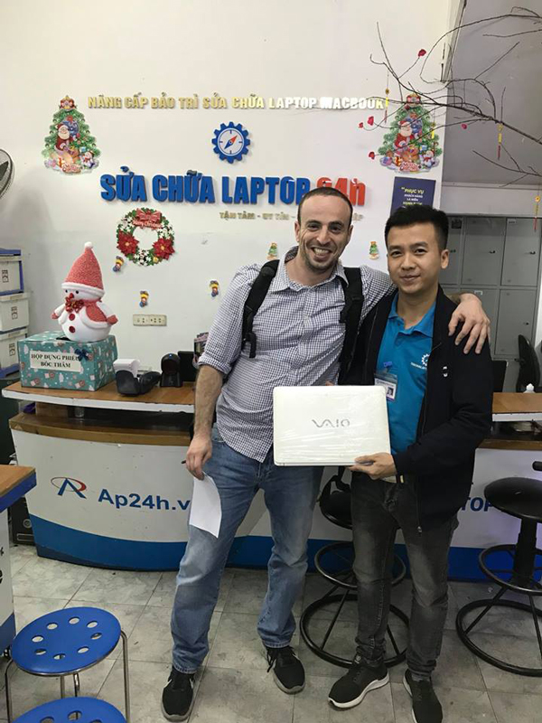 Foreign customers come to SUACHUALAPTP24h.com to get their Laptop fixed