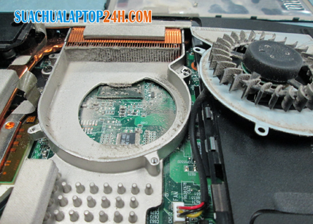 Tri ân khách hàng, bảo dưỡng laptop tặng quạt