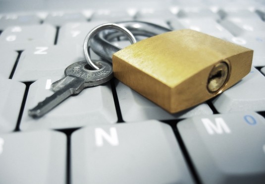 những lưu ý khi sử dụng máy tính công cộng