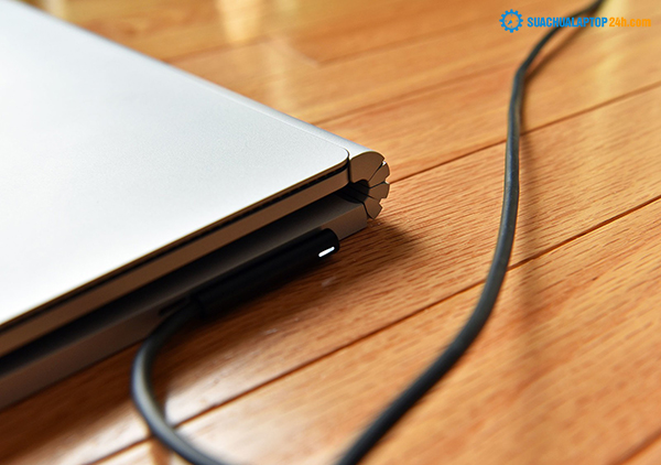 sạc máy trong 48 tiếng liên tục